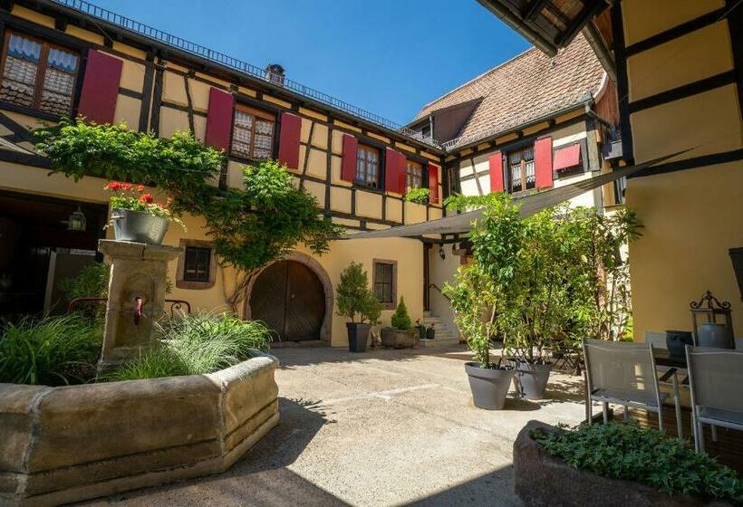 اتاق استاندارد, La Cour Stfulrad