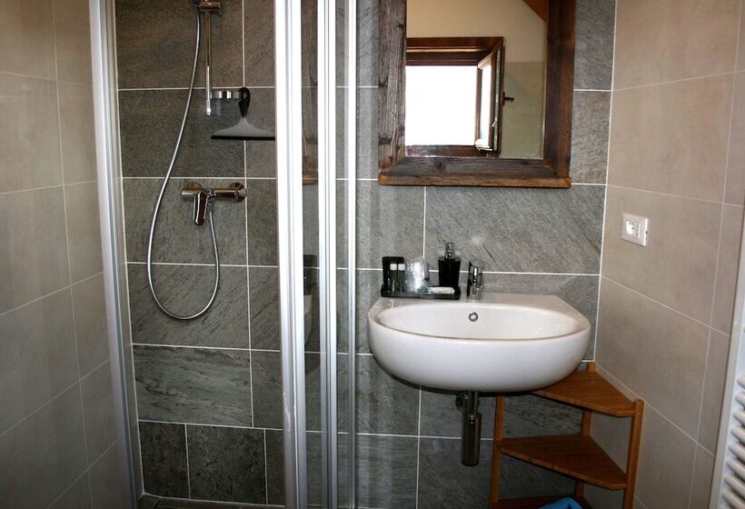 샬레, Albergo Diffuso Comeglians
