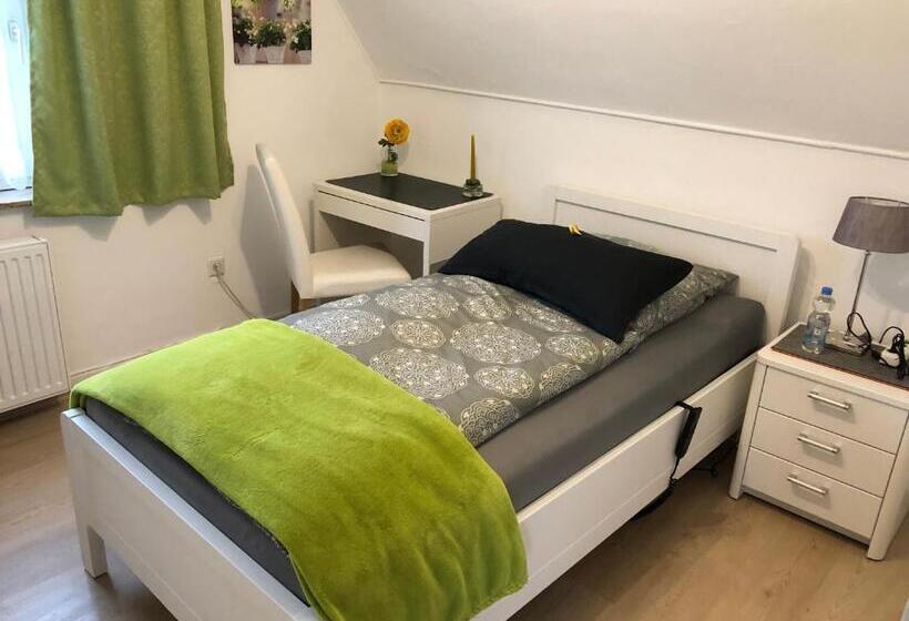 اتاق استاندارد سه نفره, Messezimmer 4u