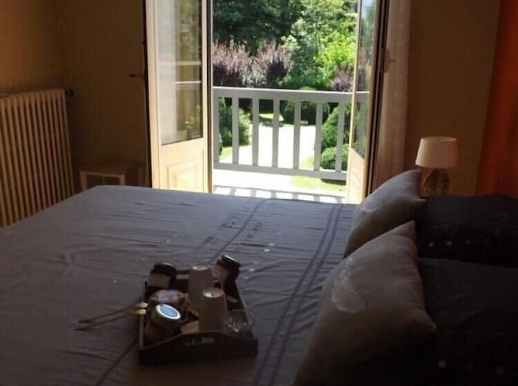 Номер Стандарт, La Grange De Thalie