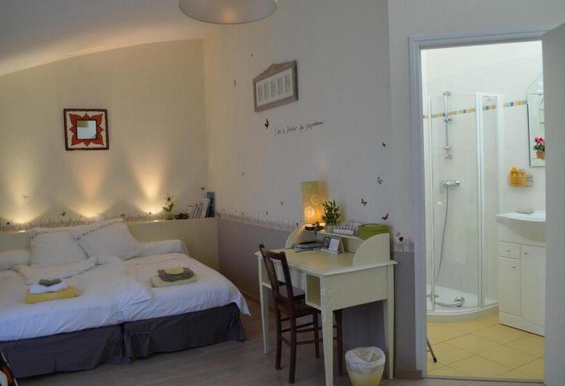 Номер Стандарт Вид на Сад, Couette Et Cafe Creme