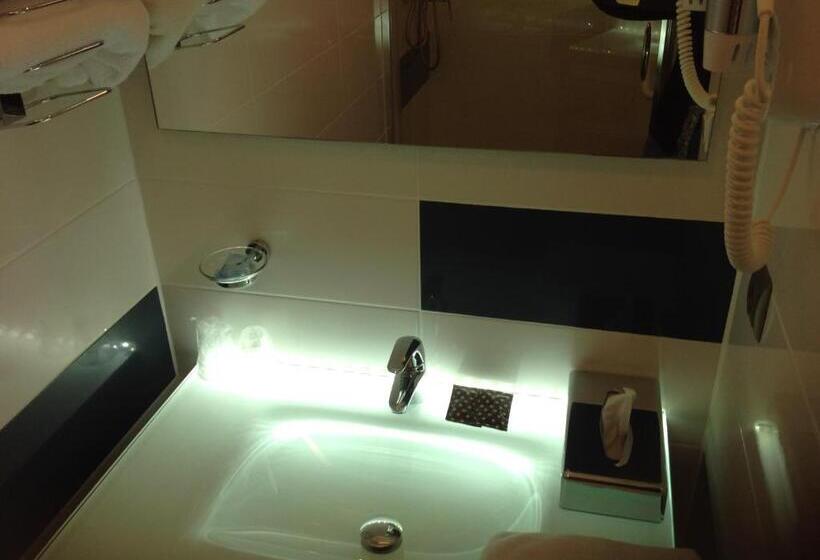 Классический Номер, Hôtel L Univers