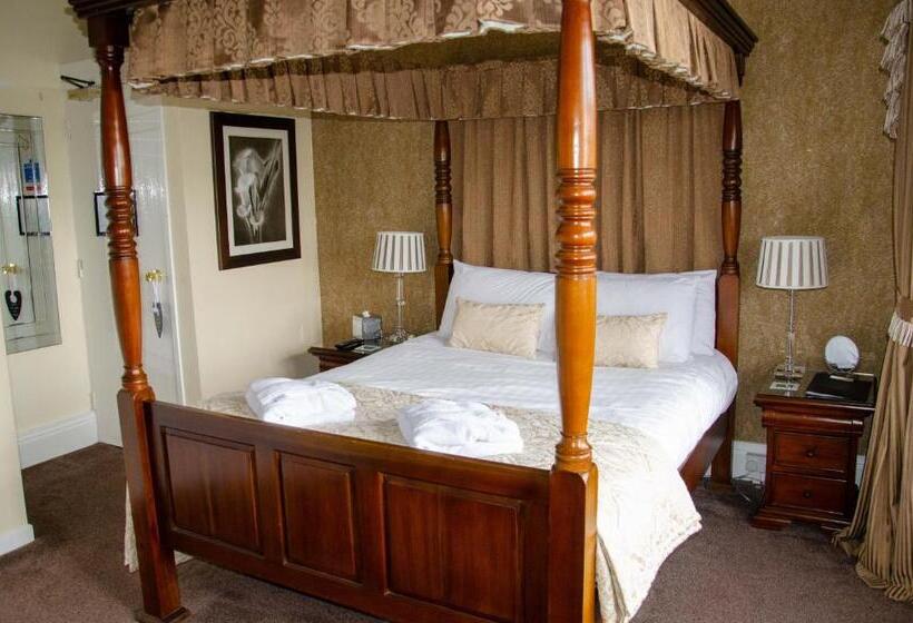 Deluxe Suite, The Lemonfield