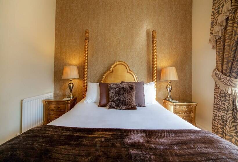 Deluxe Suite, The Lemonfield