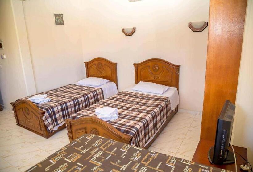 스탠다드 스튜디오, Chrysanthos Boutique Apartments