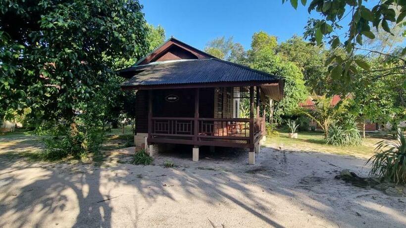 Люкс Повышенной Комфортности, Pandan Laut Beach Resort