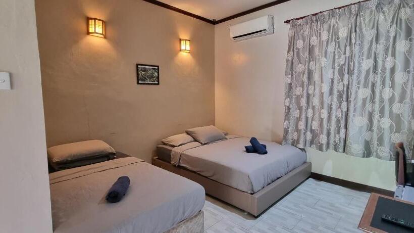 Трехместный Номер Superior, Pandan Laut Beach Resort