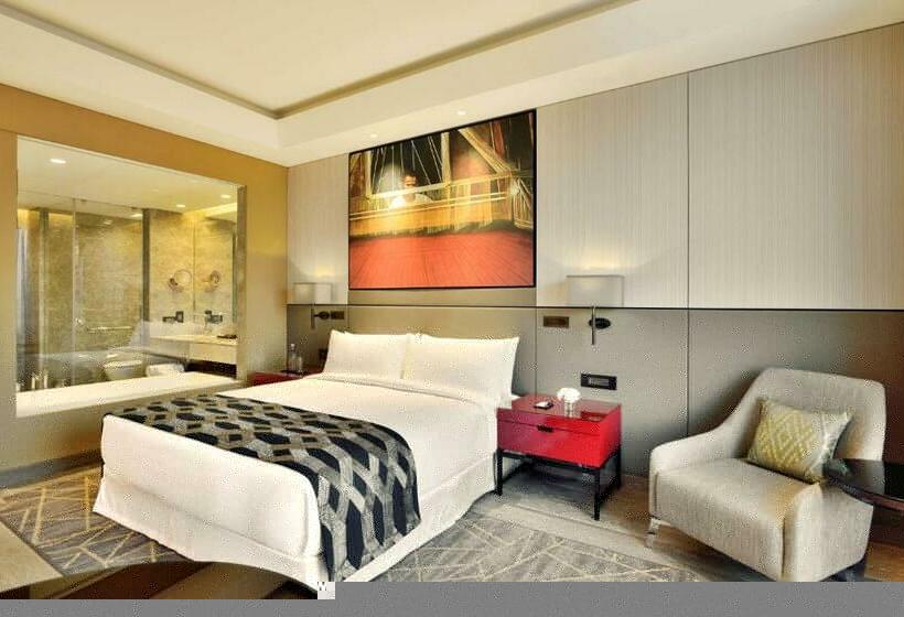 Номер Deluxe, Radisson Blu Faridabad