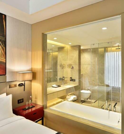 Номер бизнес-класса, Radisson Blu Faridabad