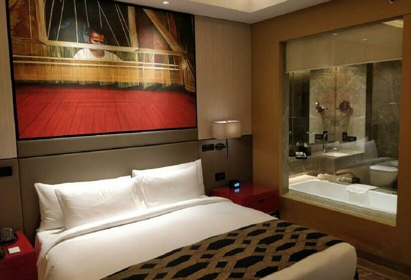 Номер бизнес-класса, Radisson Blu Faridabad