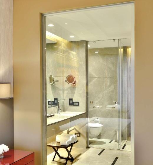 Номер Deluxe, Radisson Blu Faridabad