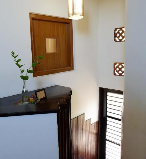 سوییت خانوادگی, Bridge12th B&b