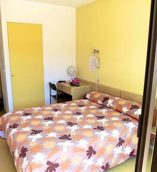 Номер Стандарт, Bains Sarrailh