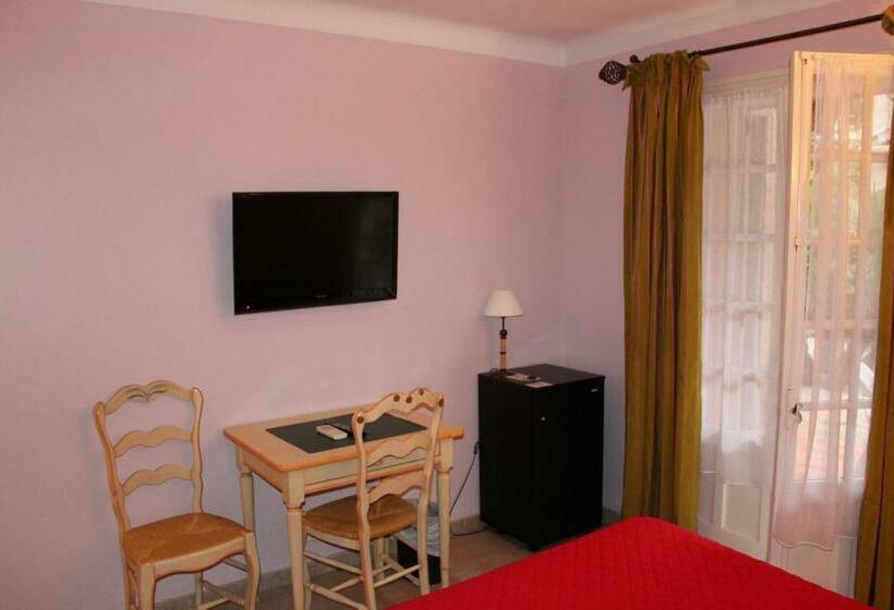 컴포트 룸, Hôtel Les Palmiers