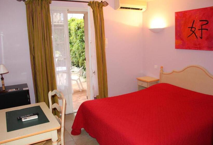 Номер Стандарт, Hôtel Les Palmiers