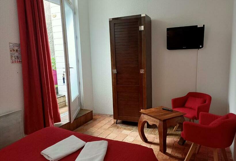 标准间内部标间, Saint Amant