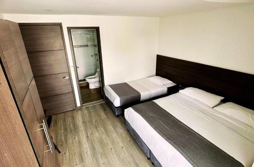 غرفة قياسية ثلاثية, Expo Hotel Ferial