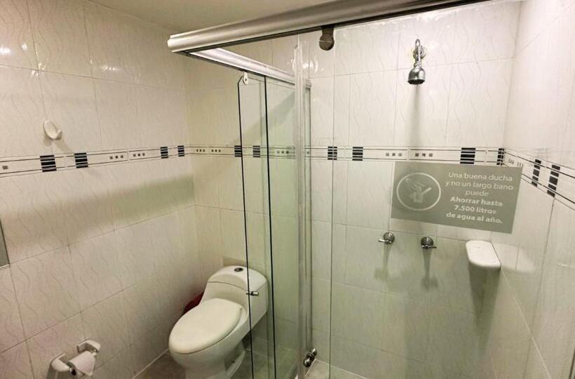 غرفة قياسية ثلاثية مزودة بشرفة, Expo Hotel Ferial