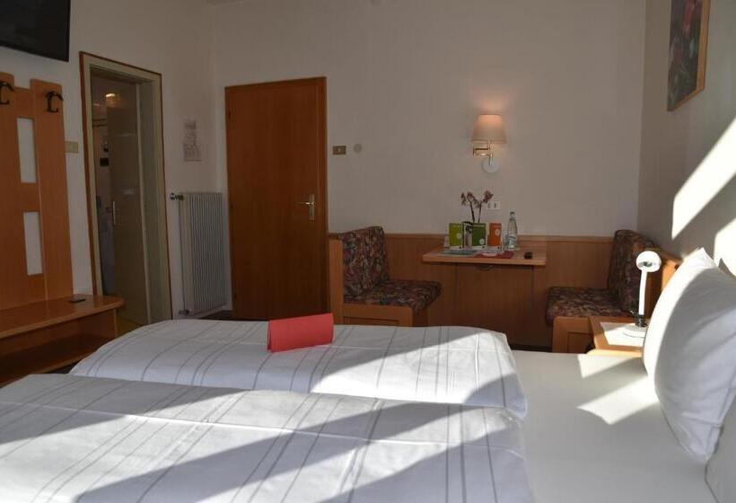 스탠다드 발코니 룸, Angerburg Blumen