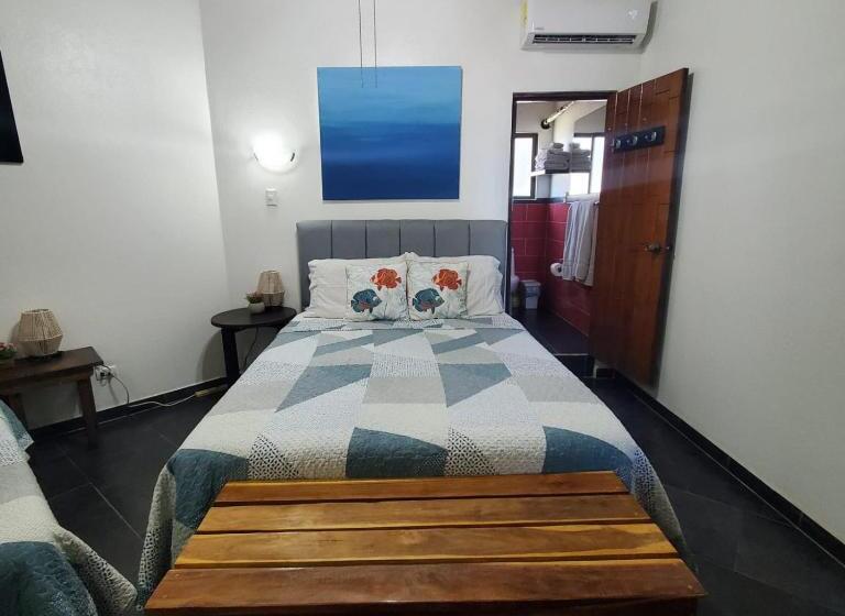 اتاق استاندارد سه نفره, Villa Amarilla