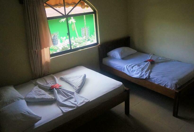 Номер Стандарт Трехместный, Casa Moreno   Hostel