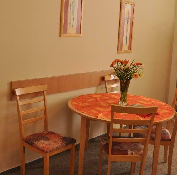 四人标准间, Hostel Děčín