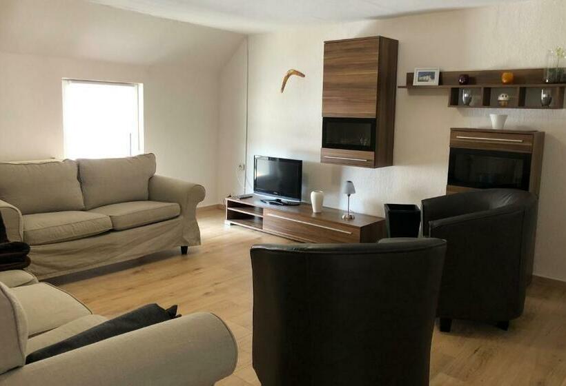 Апартаменты 3 Спальни, Zur Post Ochsendorf