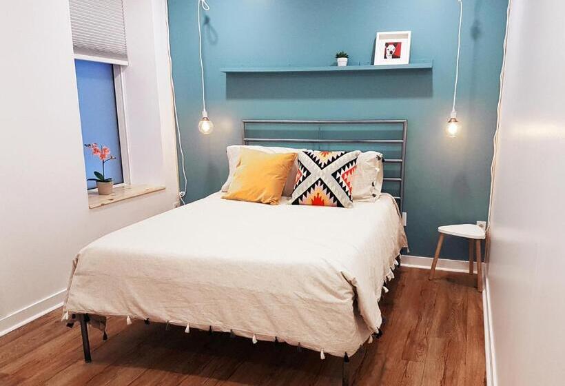 スタンダードルーム, Auberge Saintlo Montréal Hostel