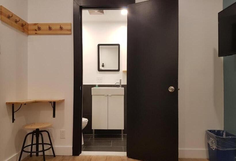 スタンダードトリプルルーム, Auberge Saintlo Montréal Hostel
