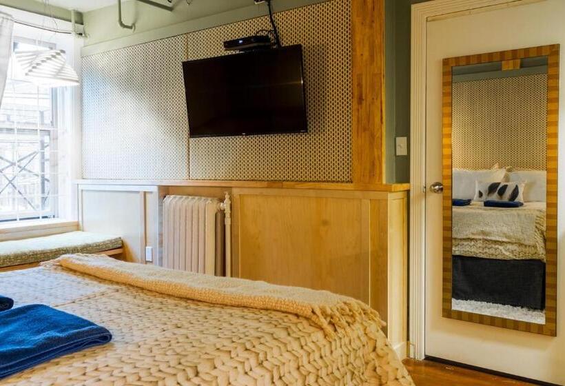スイート, The Cambie Hostel Seymour