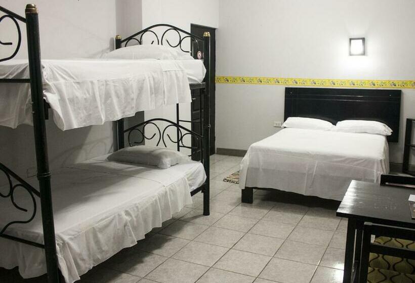 家庭间, Jer`s Hostal