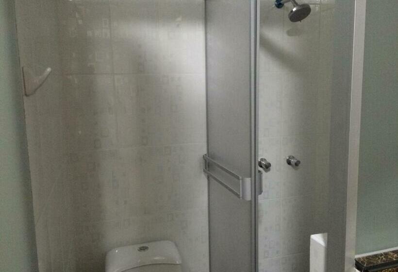 اتاق استاندارد سه نفره, Hostal Gold Star