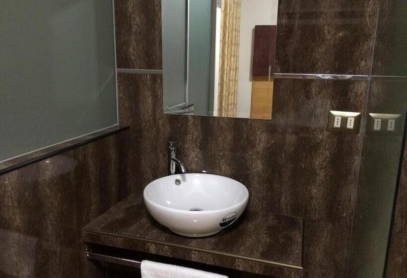 اتاق خانوادگی, Hostal Gold Star