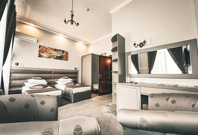اتاق لوکس, La Strada Boutique Villa