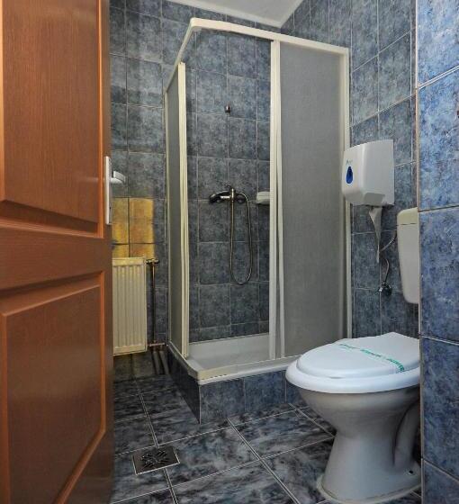 اتاق استاندارد چهار تخته, Imola Motel