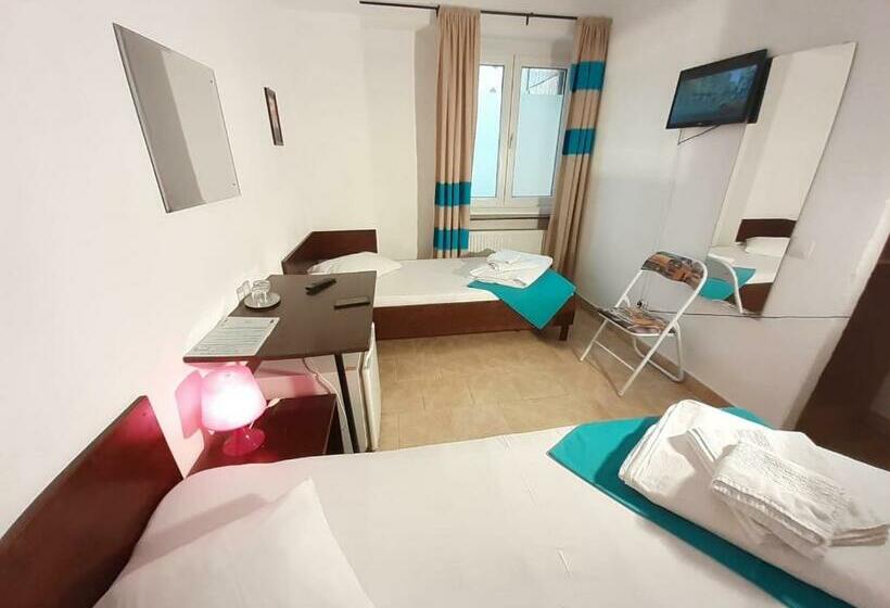 标准间, Taxi Hostel