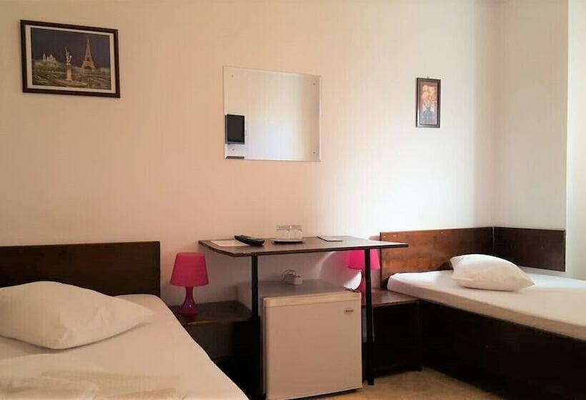 标准间, Taxi Hostel