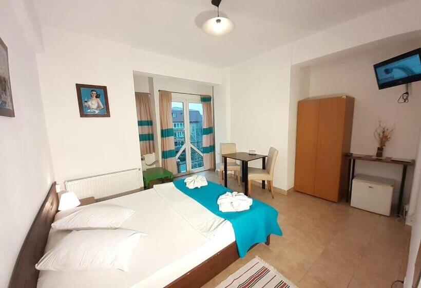 Номер Комфорт, Taxi Hostel