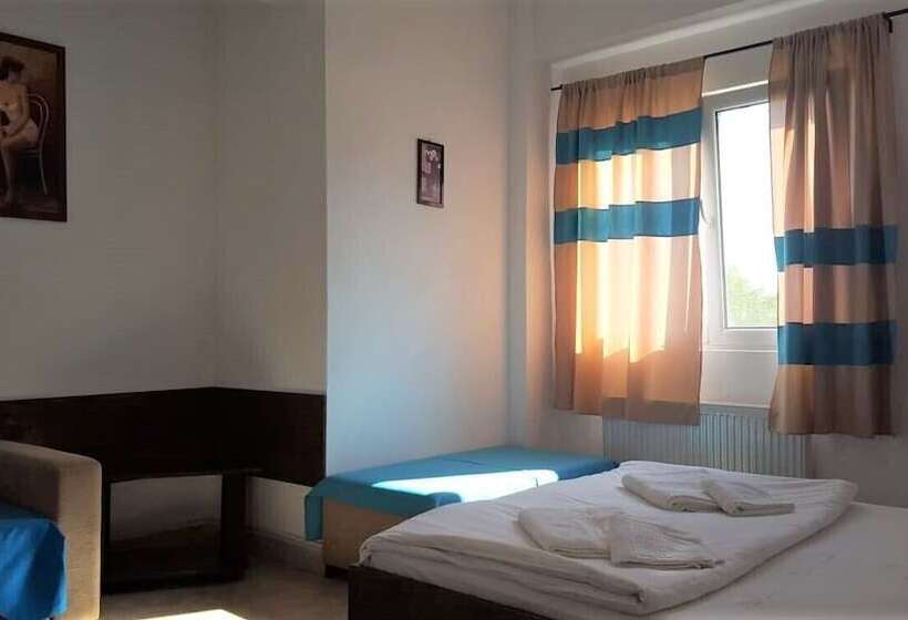 Номер Стандарт, Taxi Hostel