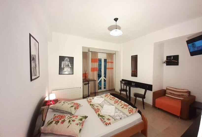 Номер Комфорт, Taxi Hostel