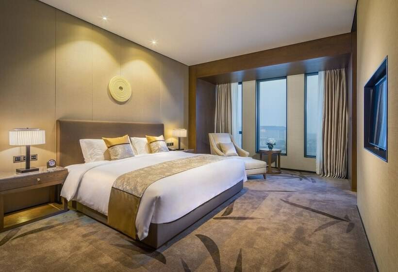 Номер Superior, Wyndham Grand Plaza Royale Kaidi