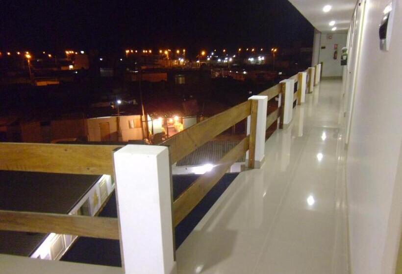 Camera Standard Singola con Balcone, Icthus Paracas