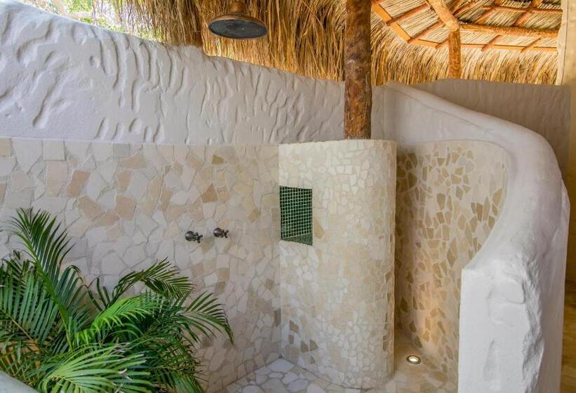 デラックスバンガロー, Blue Apple Beach