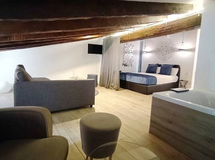 Junior Suite con Hidromasaje, El Siglo