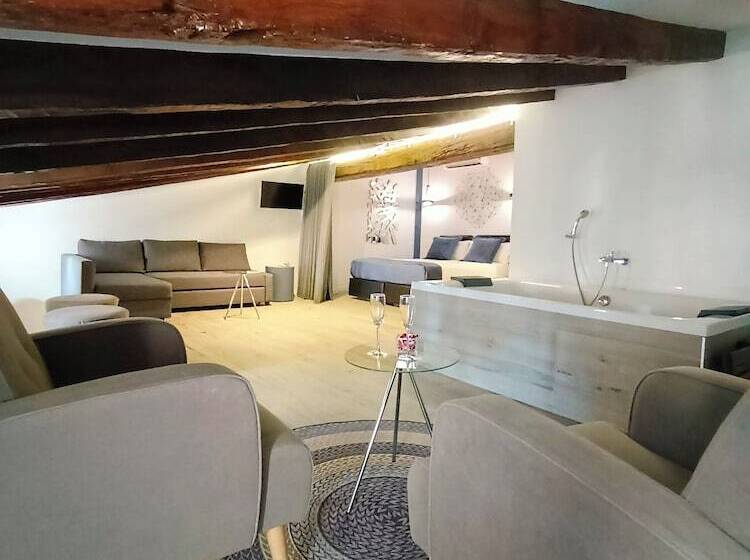 Junior Suite con Hidromasaje, El Siglo