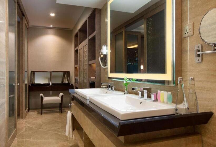 Люкс Кровать Кинг, Wyndham Panbil Batam
