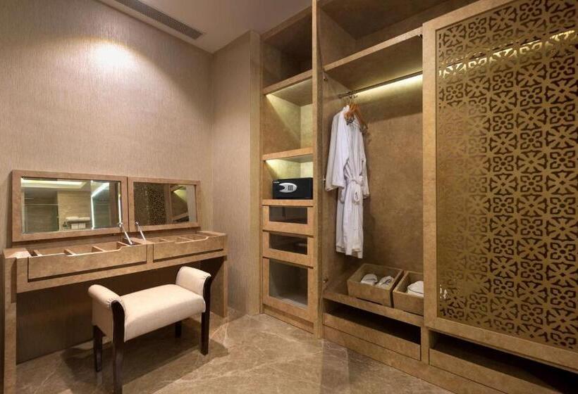 Люкс Президентский 2 Спальни, Wyndham Panbil Batam