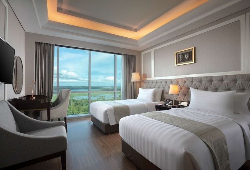 اتاق لوکس با چشم‌انداز دریاچه, Wyndham Panbil Batam