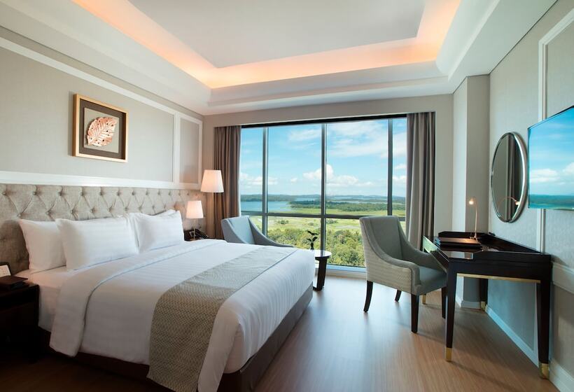 اتاق لوکس با چشم‌انداز دریاچه, Wyndham Panbil Batam