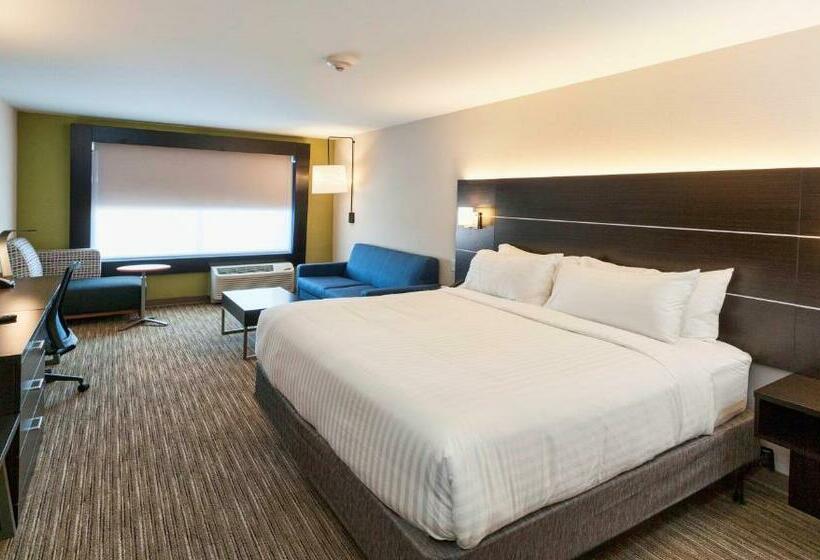 اتاق استاندارد با تخت بزرگ برای معلولان, Holiday Inn Express & Suites   Dodge City, An Ihg